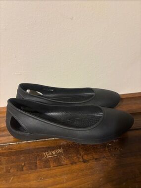 CROCS Women's Black Slip-On Ballet Flats size 7